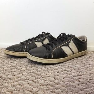 Mackbeth Lowtop Sneaker Black/White